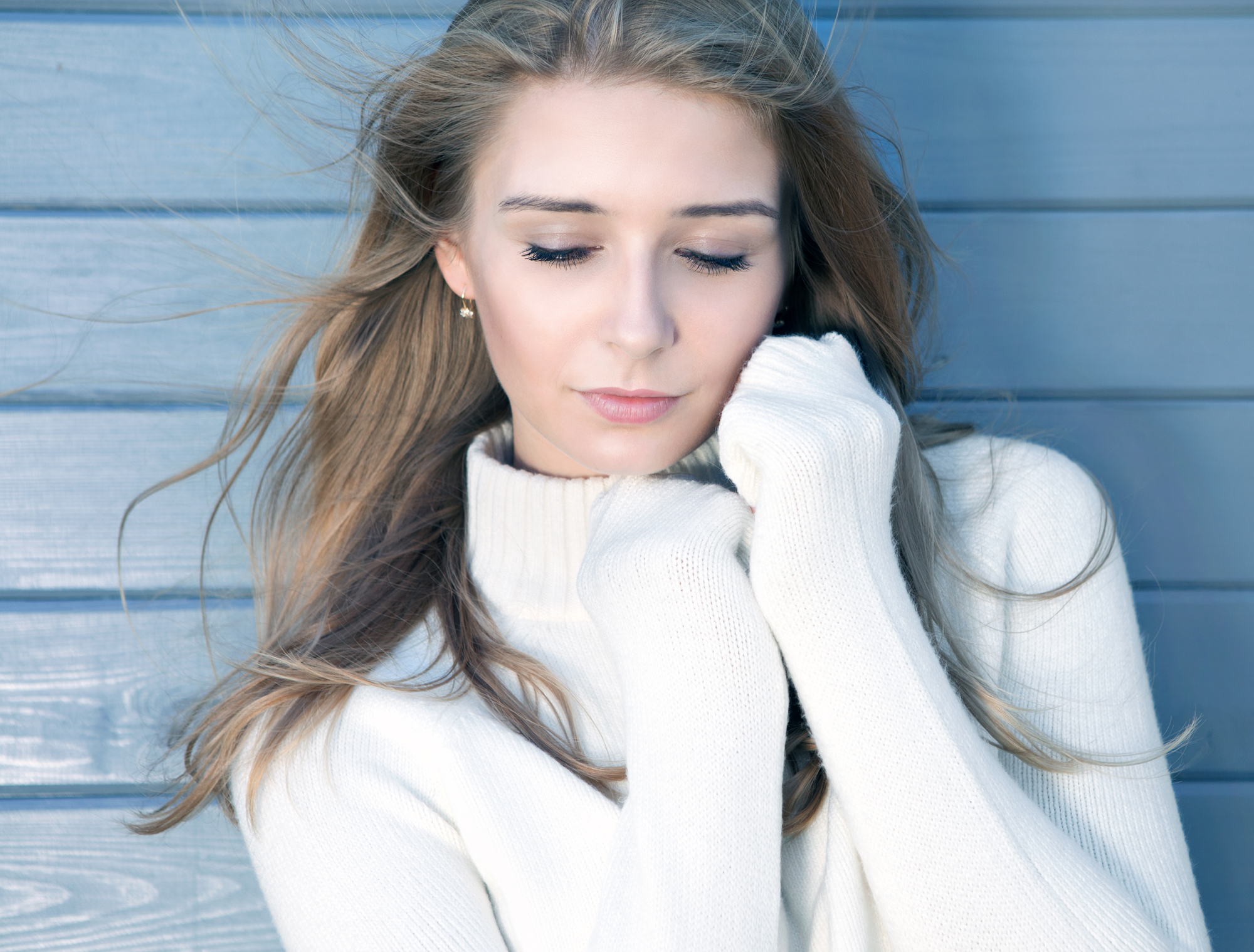 Woman with dry skin in winter. 